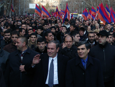 Լեւոն Տեր-Պետրոսյան. երթ. 01.03.2009
